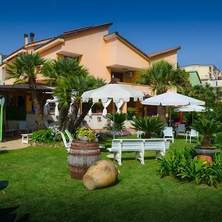 La Magnolia Bed & Breakfast Campagna